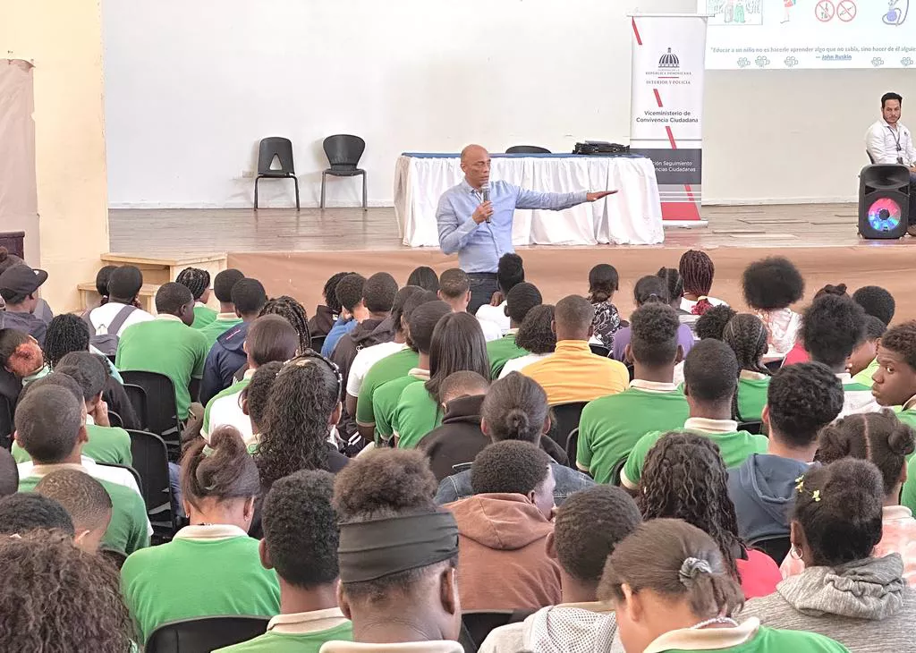 Estudiantes reciben capacitación Seguridad Ciudadana y la Familia, para disminuir muertes violentas 2