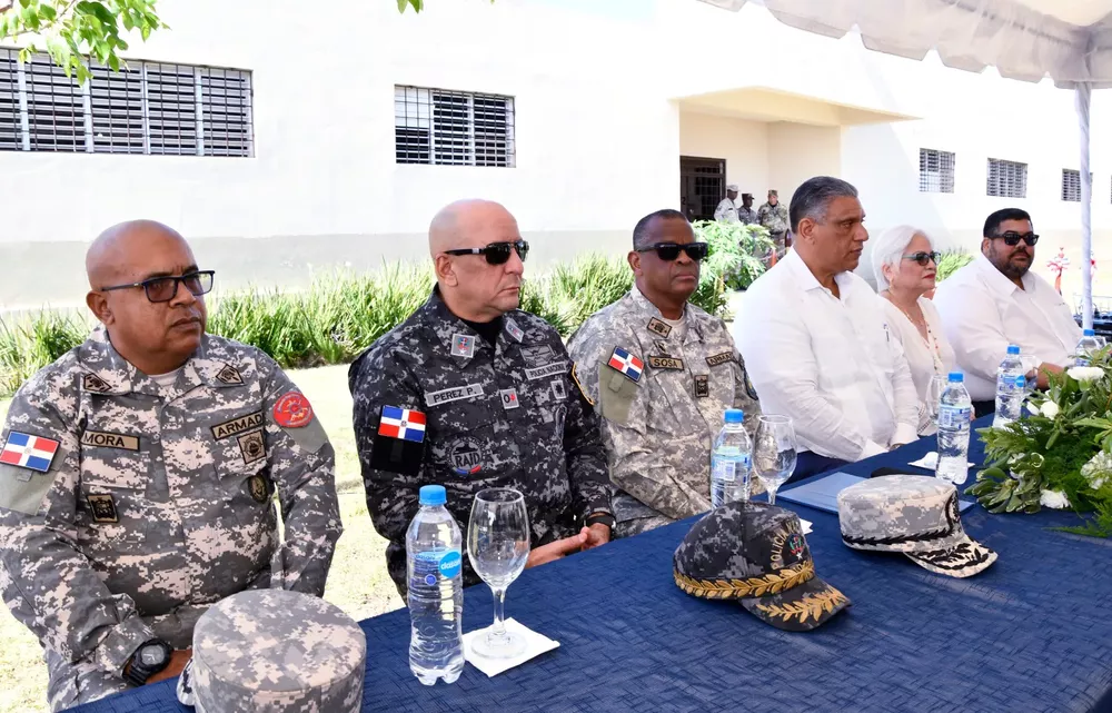 Mesa principal acto de entrega nuevo Centro de Formación Policial