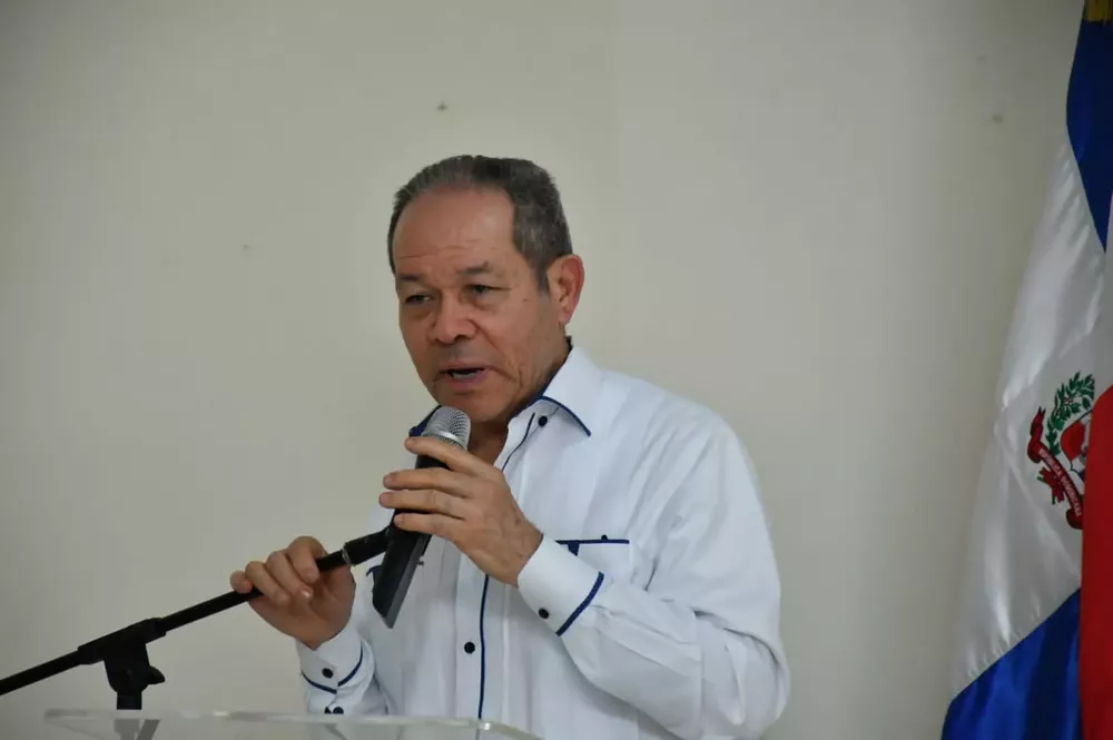 Azua entrega a Interior y Policía 104 armas ilegales 4