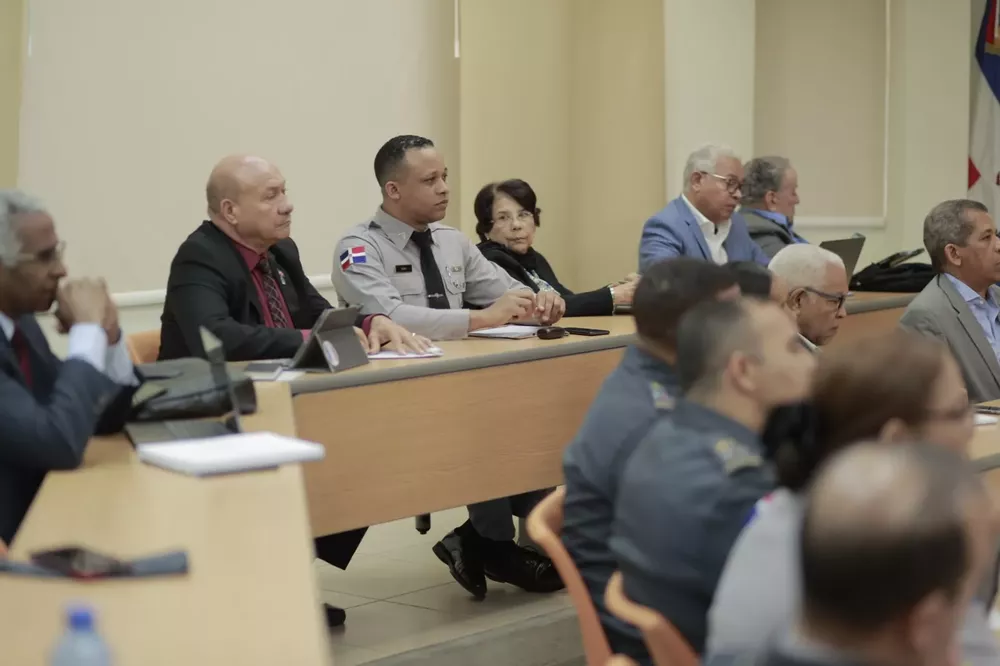 Universidades trabajarán en el programa de capacitación a policías 1