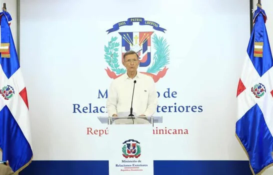 gobierno-dispone-ingresos-consulados-dominicanos-al-estado-a9c2a28e-focus-0-0-546-350