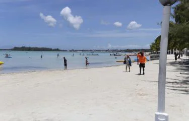 abinader-dice-que-el-remozamiento-de-boca-chica-es-fundamental-focus-0-0-375-240