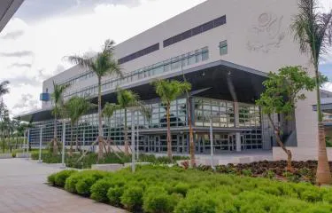 embajada-de-eeuu-en-rd-logra-record-en-visas-de-no-inmigrante-focus-0-0-375-240