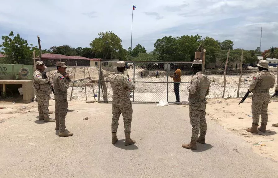 militares-en-pedernales-05082022-mide--1-737fed54-focus-0-0-895-573