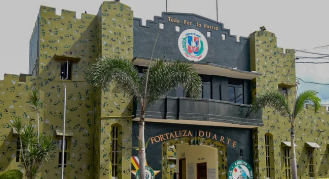 Investigan-la-muerte-de-un-privado-de-libertad-en-pelea-con-otro-en-Fortaleza-Duarte (1)