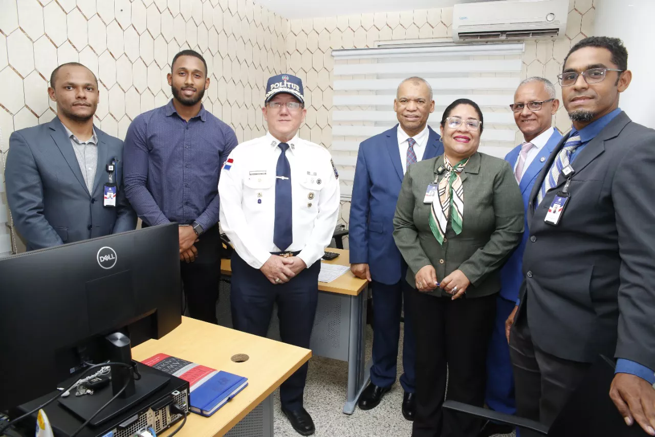 Director de Politur junto a equipo de Contraloría