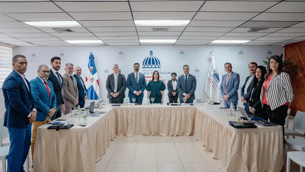 Funcionarios del MIP y una comitiva de El PAcCTO buscan fortalecer la lucha contra el crimen organizado transnacional.