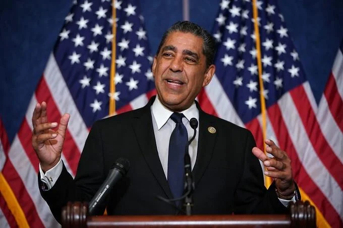 senador-adriano-espaillat-alerta-migratoria-de-ee-uu-sera-quitada-esta-semana-o-la-proxima