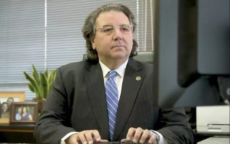 rafael-velazco-04ee6409-focus-0-0-895-573