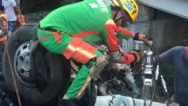 accidente-en-autopista-duarte-701fdaa1-focus-0-0-895-573