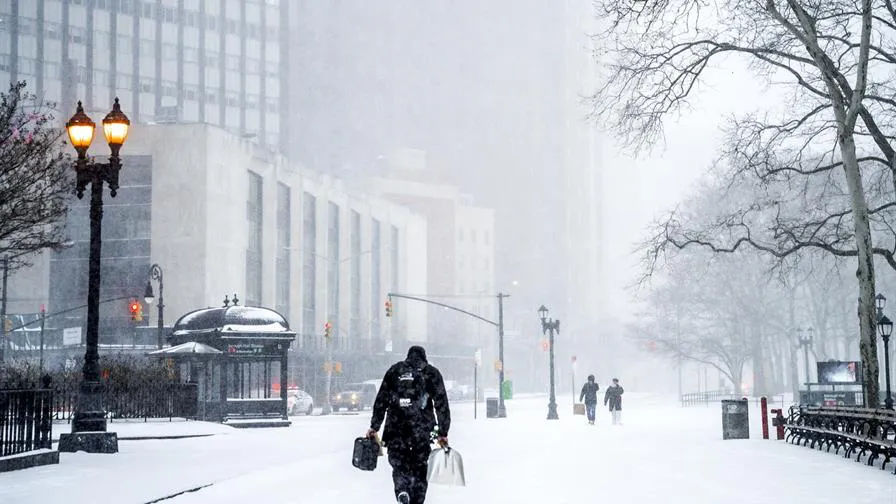 tormenta-invernal-en-ee-uu-deja-a-mas-de-700-mil-sin-electricidad-8c73fd3a-focus-0-0-896-504