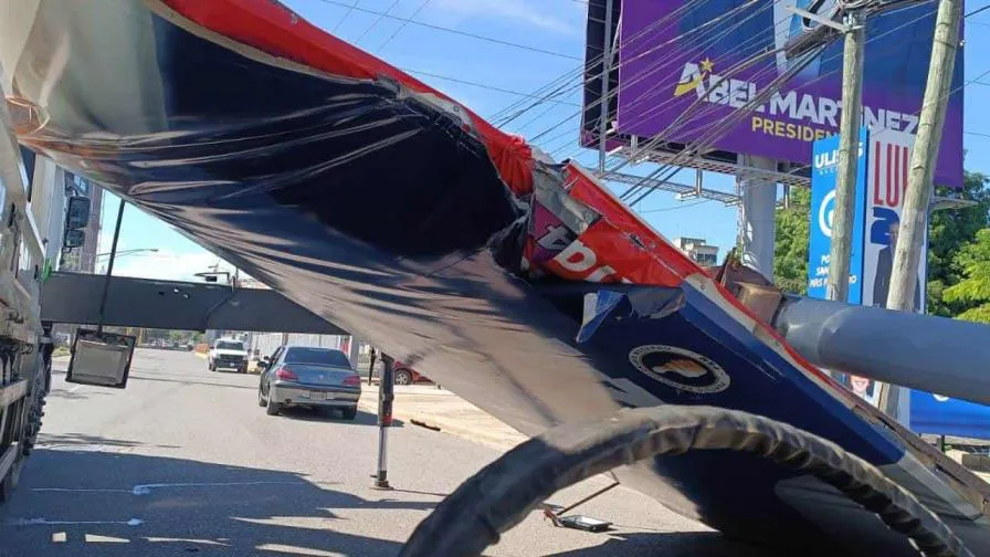 prm-afirma-alcaldia-de-santiago-trato-de-cortar-valla-hace-dias-focus-0-0-896-504