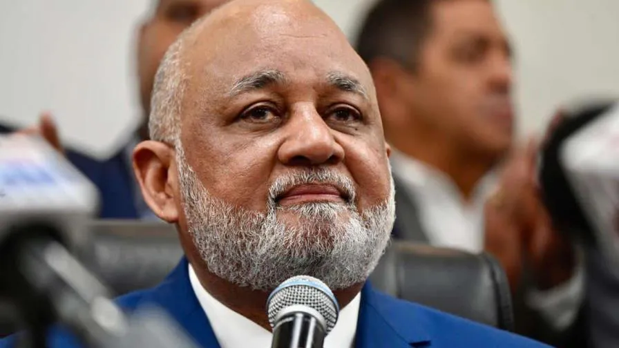 roberto-fulcar-16f78a75-focus-0-0-896-504