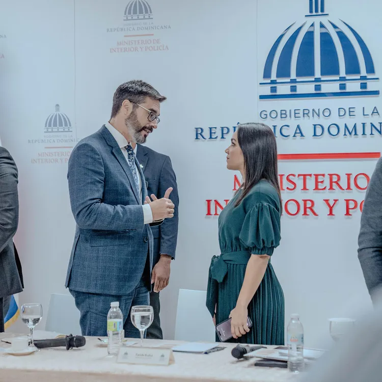 Javier Samper Orgiles y Faride Raful.