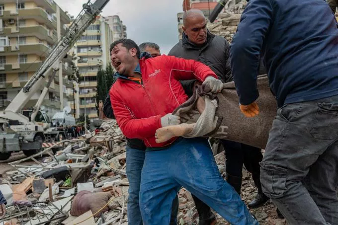 mas-de-3000-muertos-por-el-terremoto-en-turquia-y-siria
