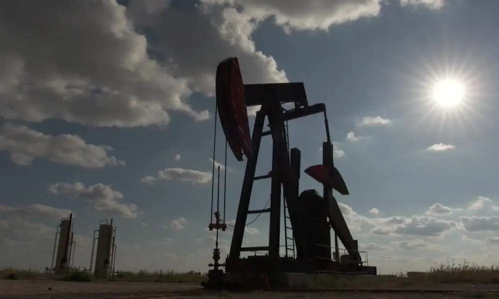 Petroleo-Texas-Cerro-Alza-08-Austin-Latino-1000x600-1